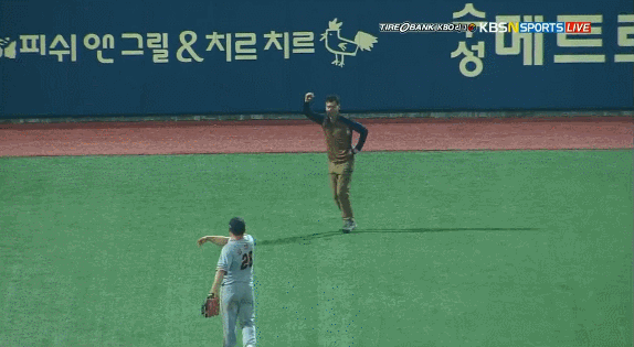 mnzuhQ.gif