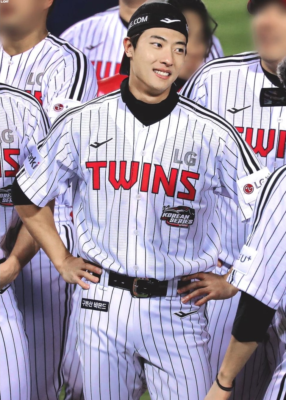 더쿠 - [KBO] 홍석천이 팔로중인 야구선수를 알아보자