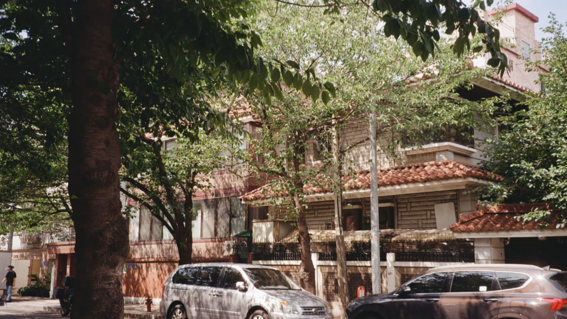 nQkUyJ