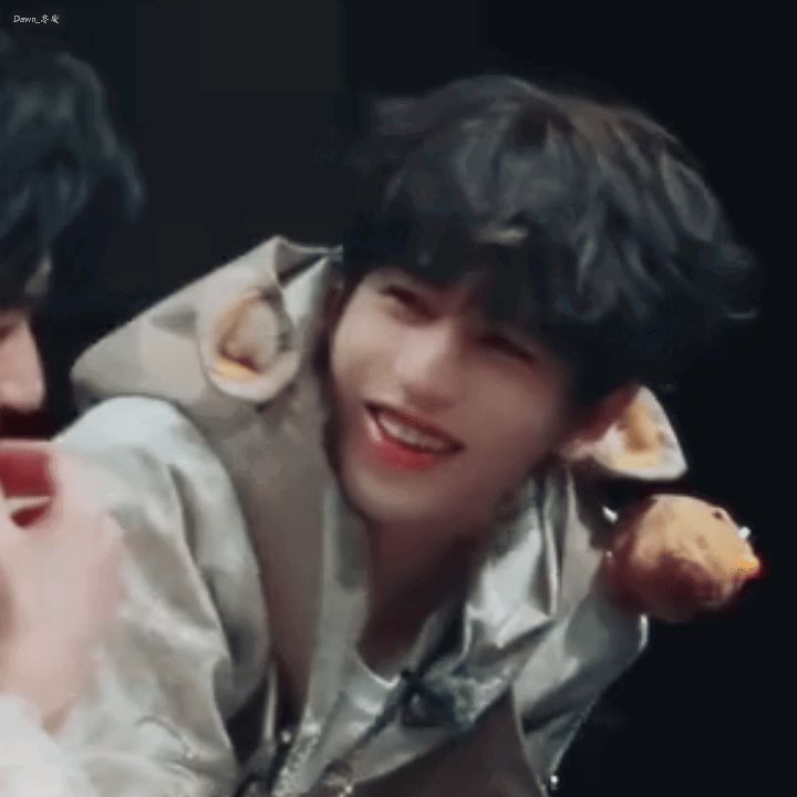 nUJKKd.gif