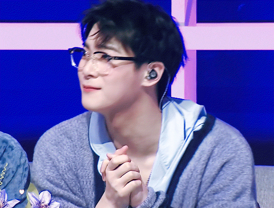 nVXQJy.gif
