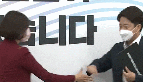 nhUZSL.gif