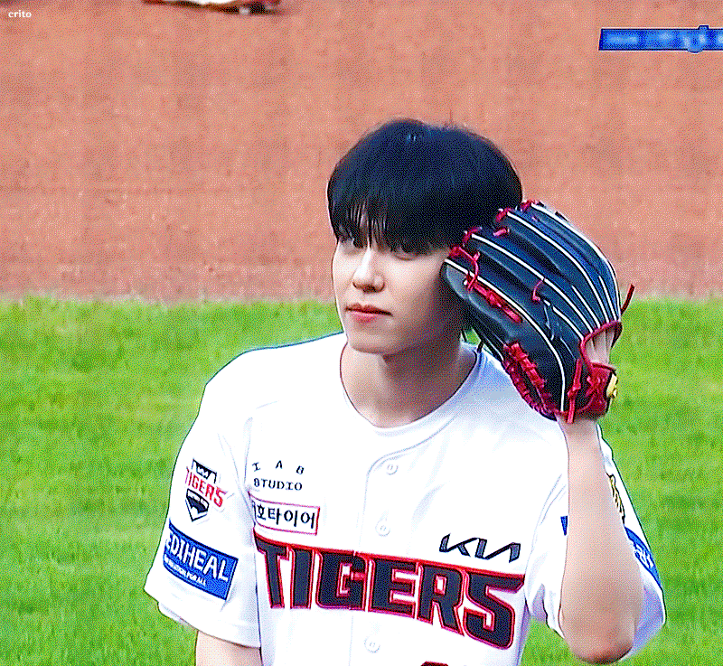 njffIO.gif