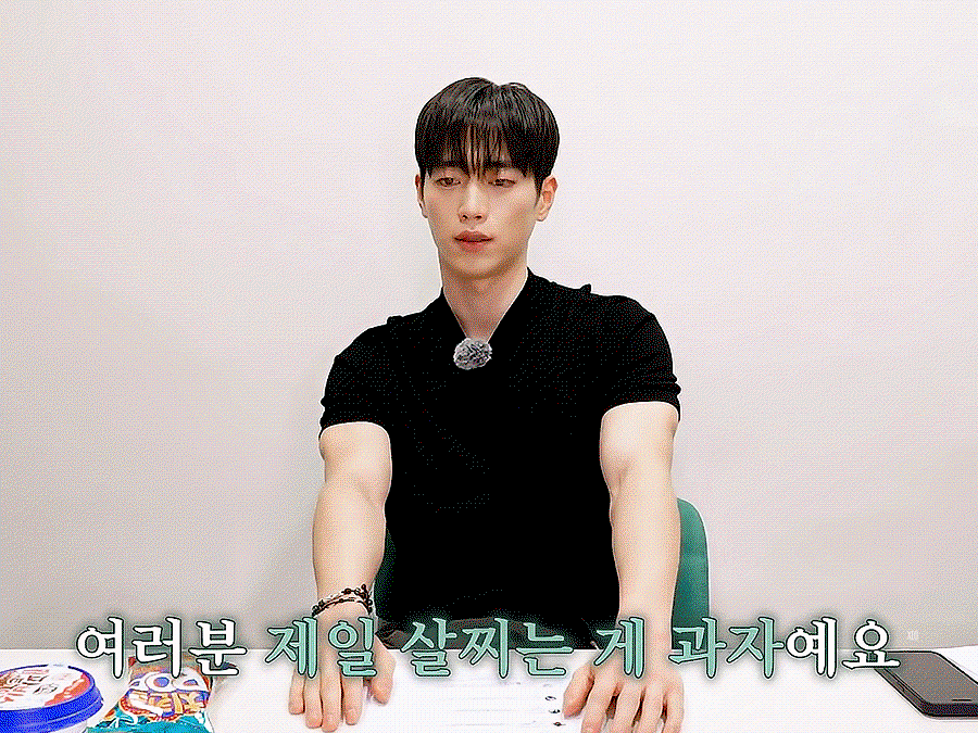 nqkxPq.gif