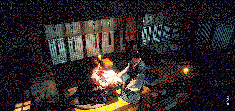 nuVYxq.gif