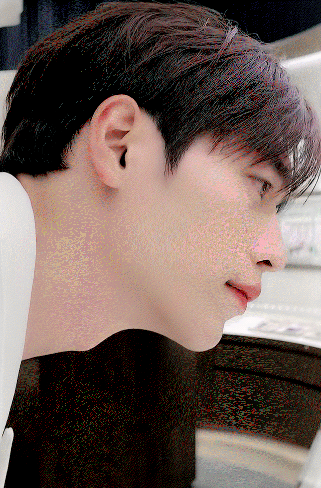 nwbcuo.gif