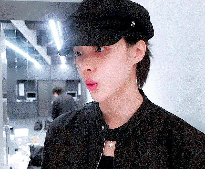 oBlwFK.gif