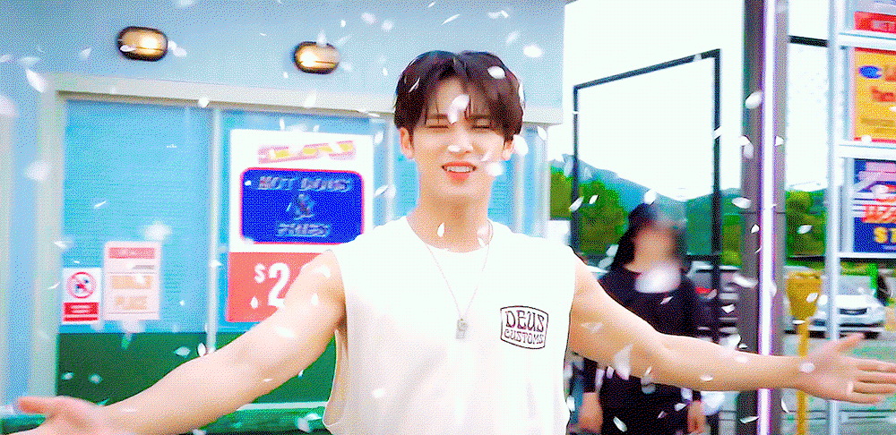 oRsJvD.gif