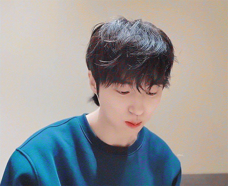 oTlSyT.gif