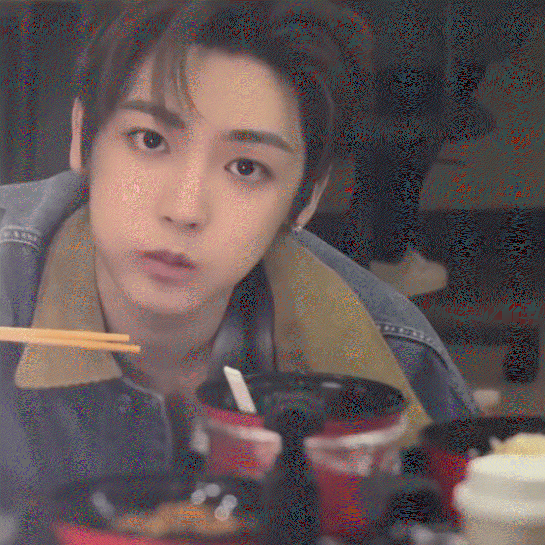 oTxZyN.gif