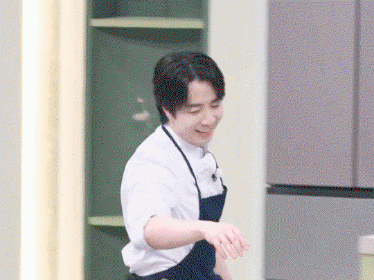 pAzJfO.gif