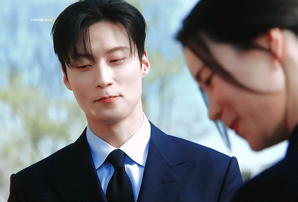 pEtNjI.gif