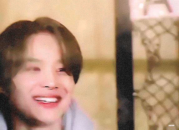 pUaBHv.gif