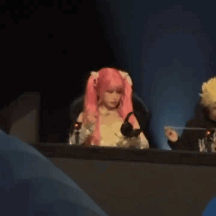 pYMrqe.gif