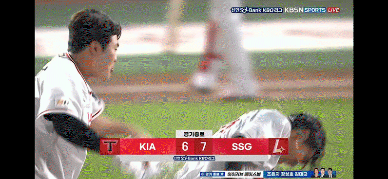 pkXiqD.gif