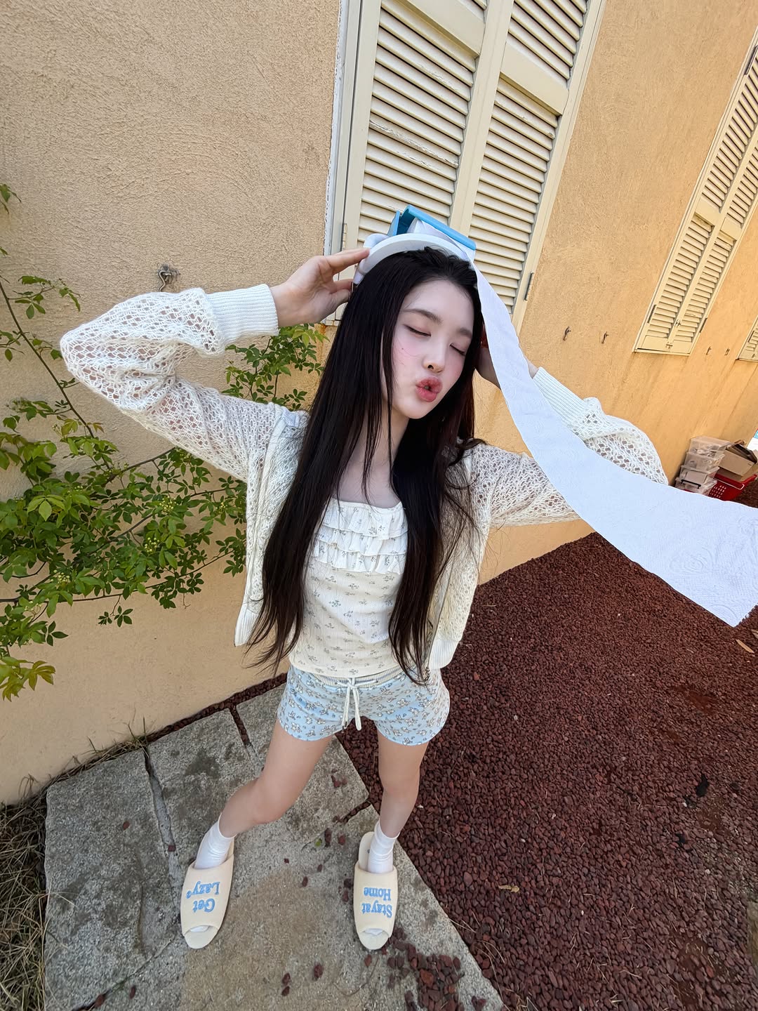 pqoEmR