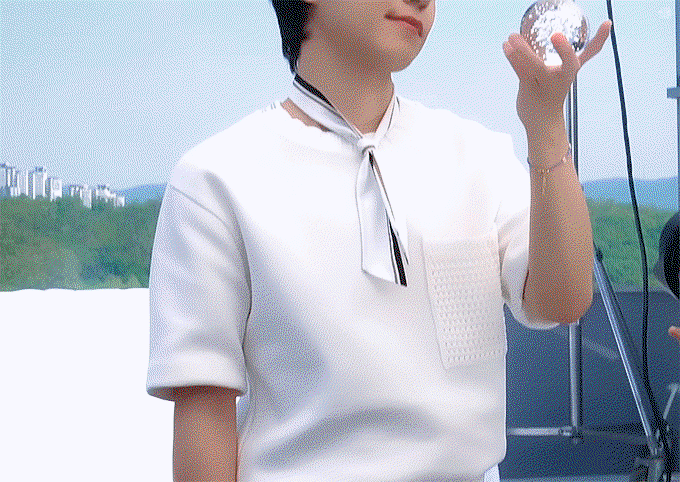 qAHrHO.gif