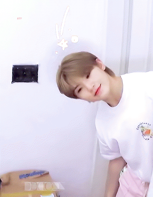 qAVxNW.gif