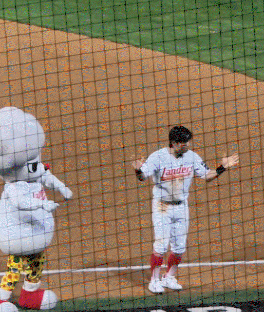 qEmaBV.gif