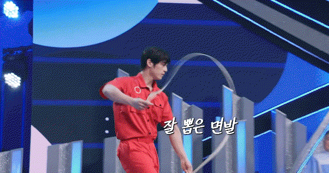 qHxqXg.gif