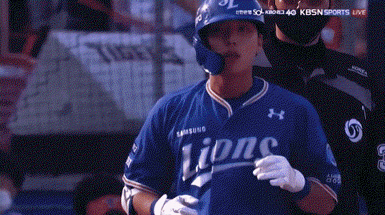 qHyOKG.gif