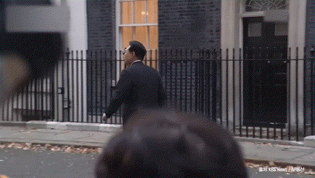 qIkHKw.gif