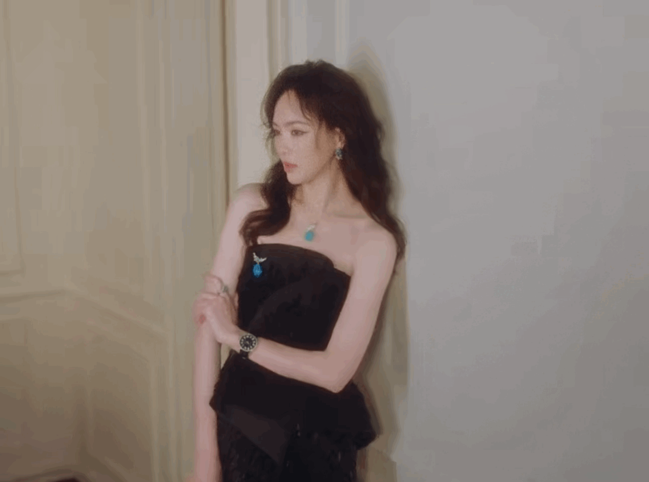 qJkkGH.gif