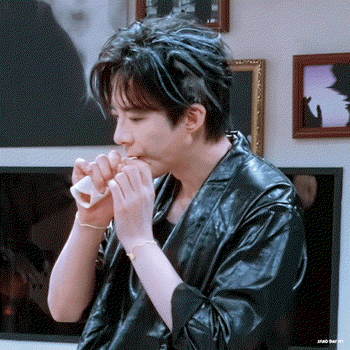 qLfwUt.gif
