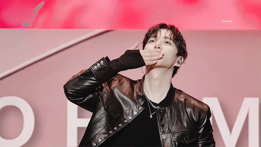qQkmxU.gif