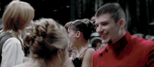 qZKRUD.gif