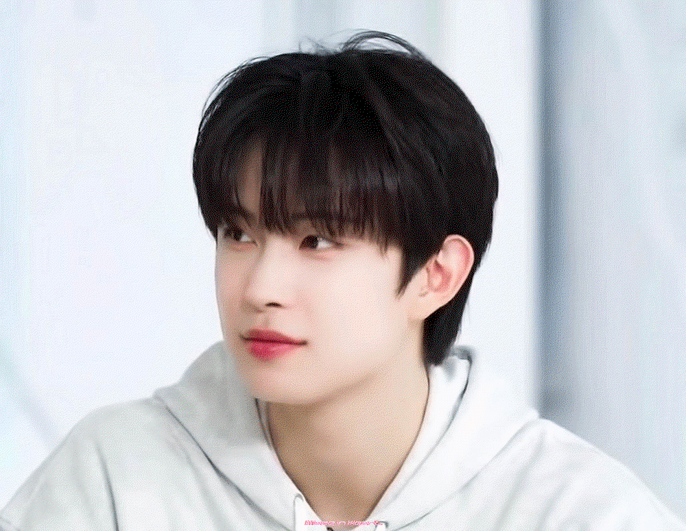 qZKbfh.gif