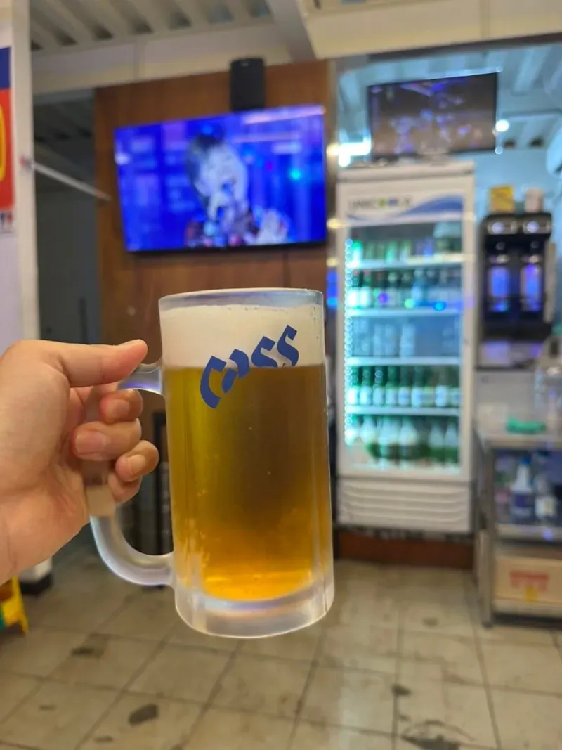 qeuxBU