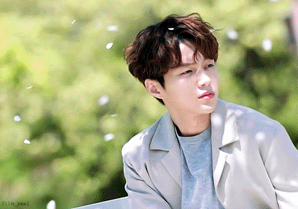 qgQnMg.gif