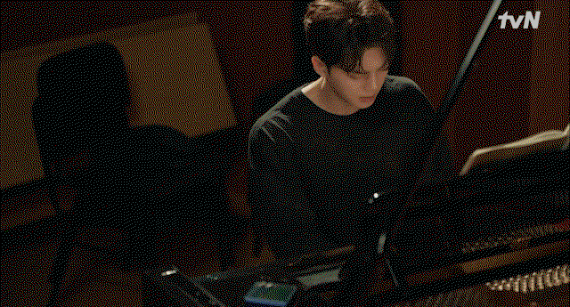qhLXsn.gif