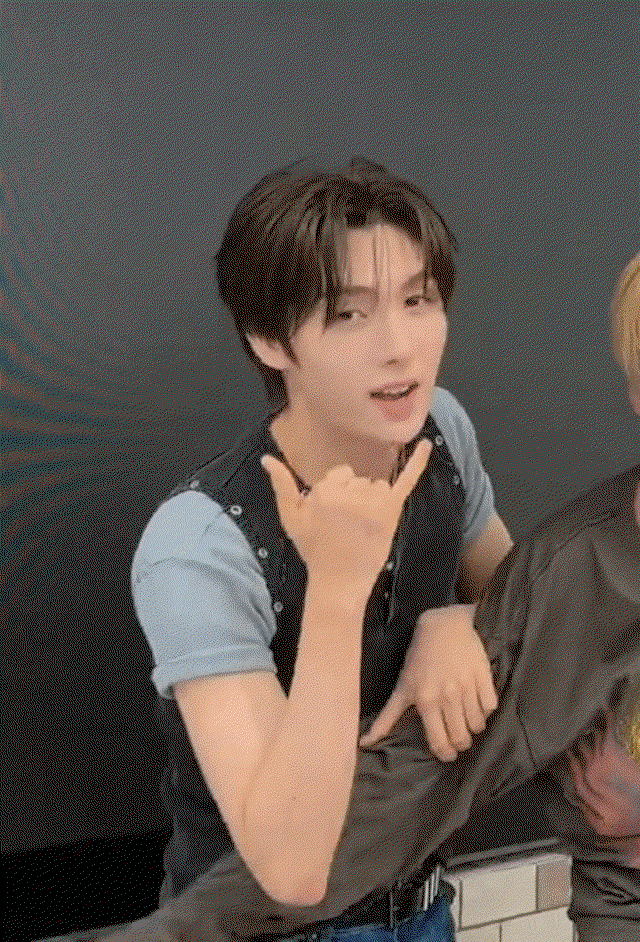 qjEXHa.gif