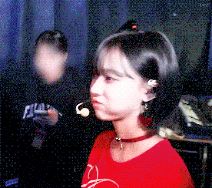 qkWCFw.gif