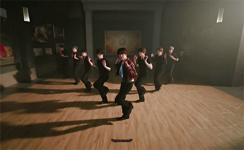 qkhOUW.gif