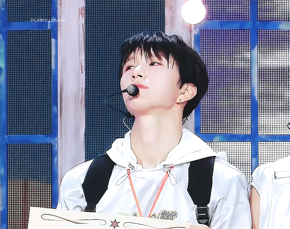 qmwOLm.gif