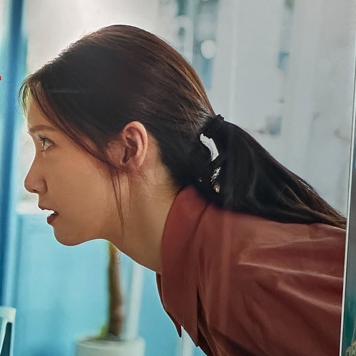 더쿠 - 뜨는 것마다 은은한 광기가 돋보이는 윤아 새 영화 사진들.jpg