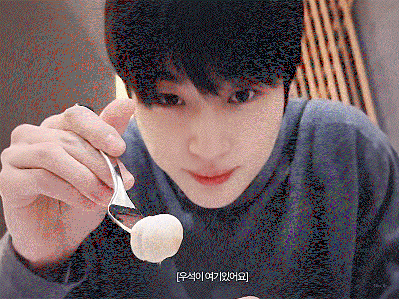 qyfkNM.gif
