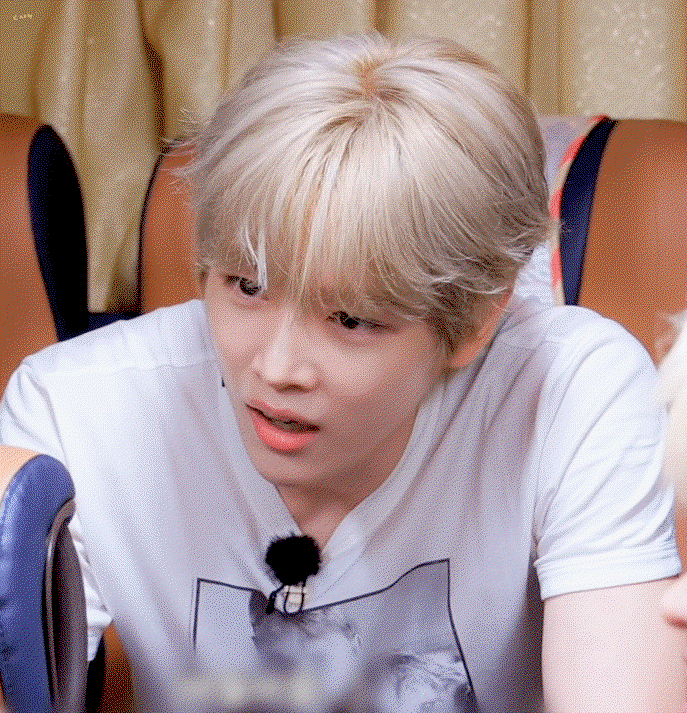 rHYvOm.gif