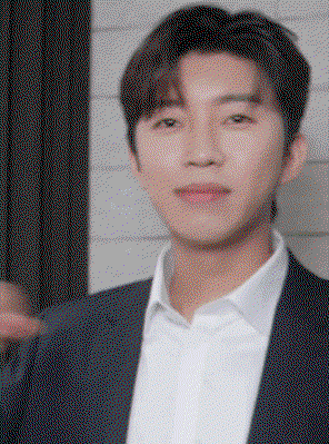 rQEGEc.gif