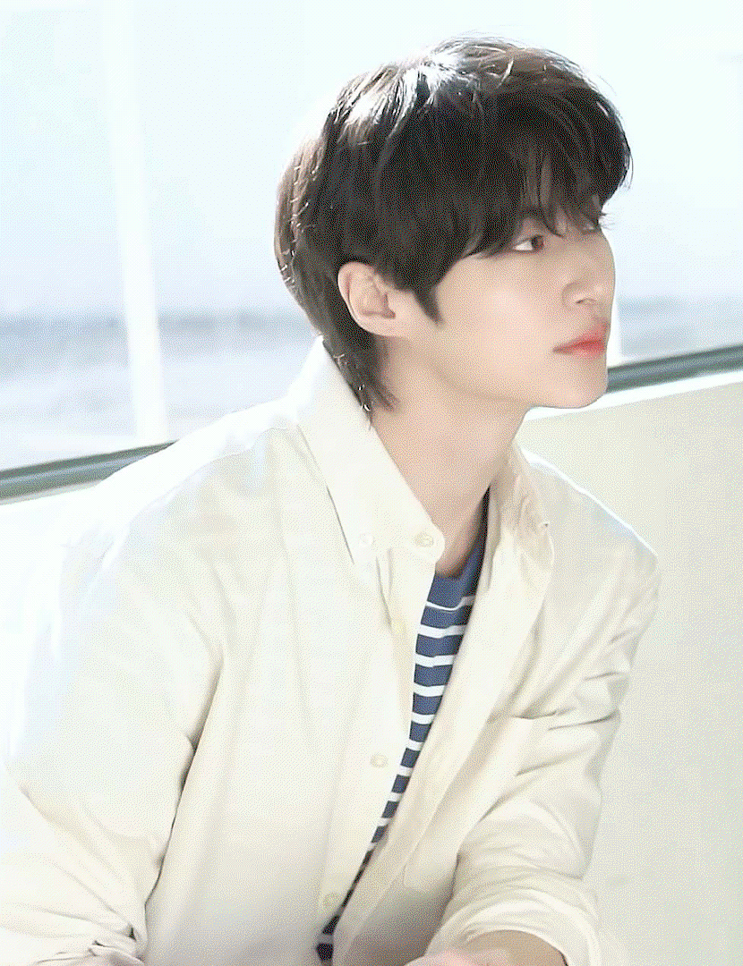 rXTHUy.gif