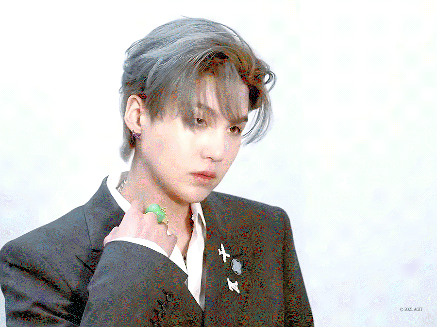 rkdXKN.gif