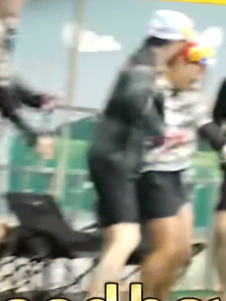 roOXXc.gif