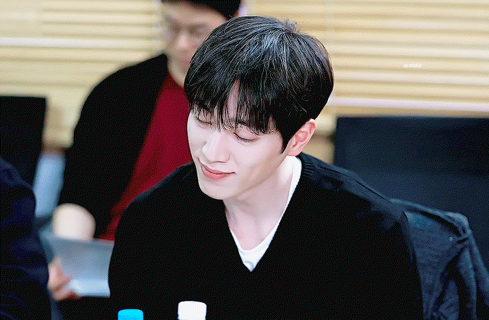 rvGXSJ.gif