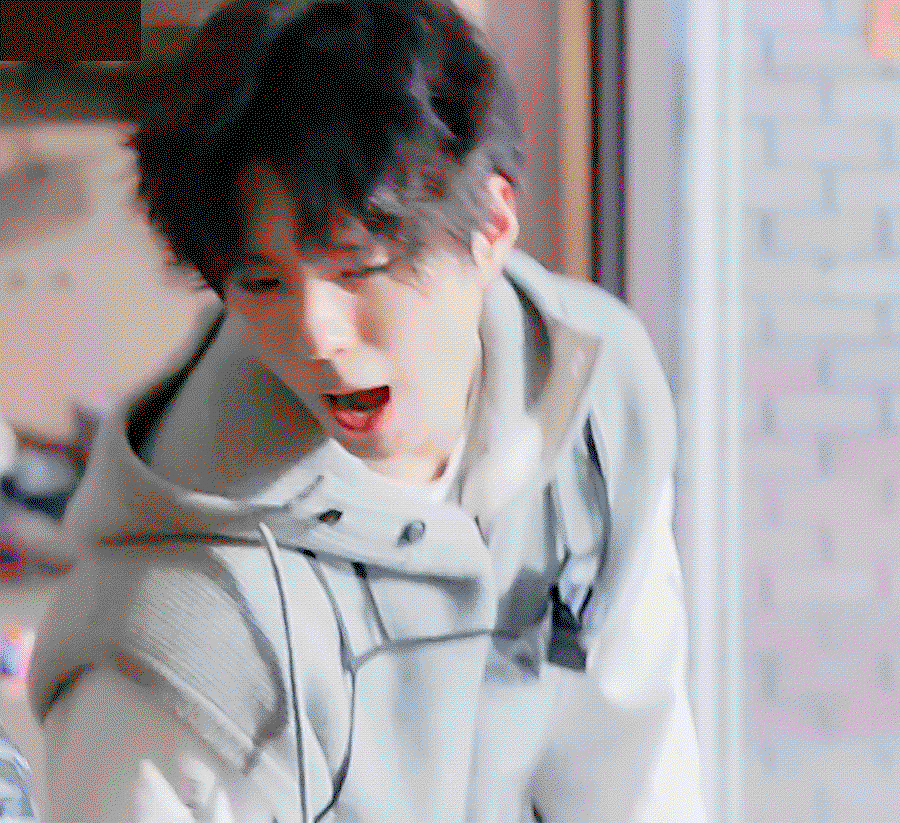 rvZdyo.gif