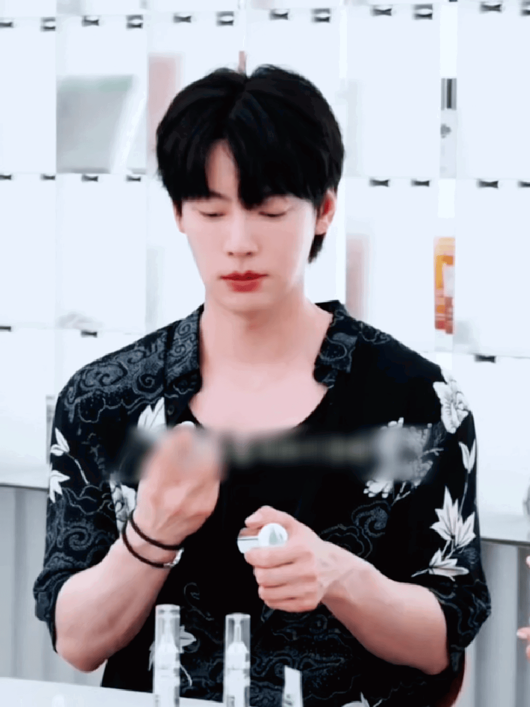 sKHZdC.gif
