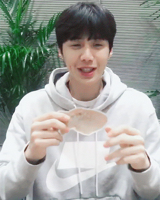 sOMbcx.gif