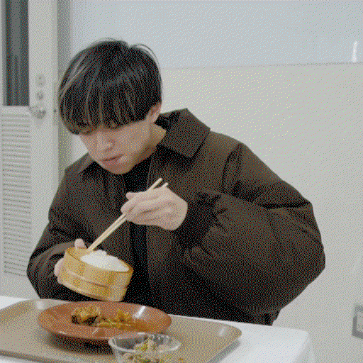sYneYT.gif